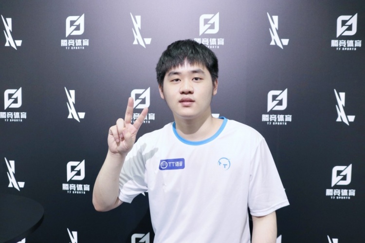 大小约基奇较量！申京大胜约老师，火箭送走杰伦格林是正确的