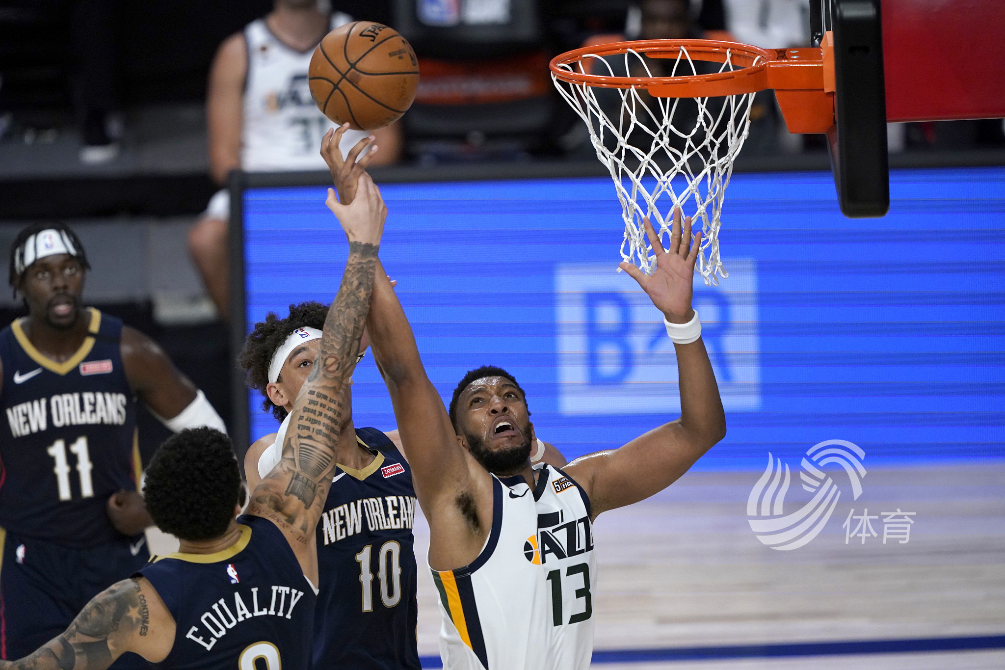 [冰雪]刘锐：中国队阵容以老带新 充分凝聚战斗力.