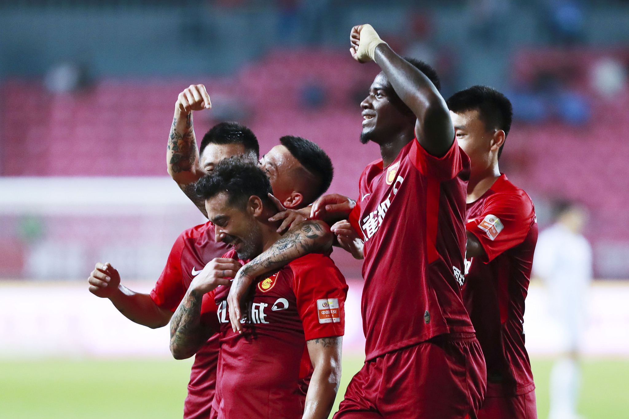 是在充满对 是在充满对