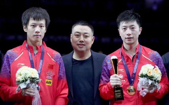 NBA宣布减少快船队全美直播场次,鲍尔默前往总部抗议